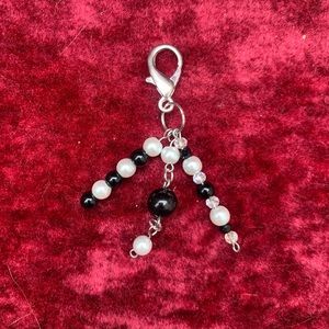 B&W KEYCHAIN🤍🖤